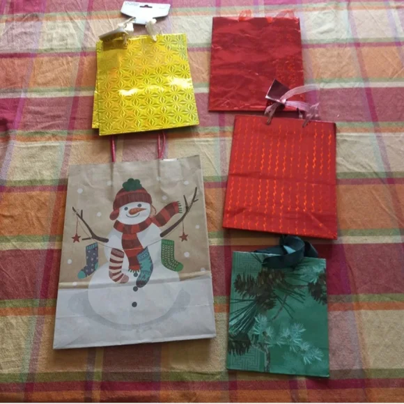 13 Pc Lot Assorted Christmas Holiday Gift Bags - Picture 3 of 3